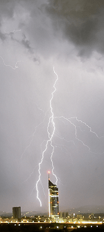 Les bases de données KERAUNOS sont spécialisées dans les phénomènes météo violents ou sévères. Foudre, grêle, tornade, inondations.