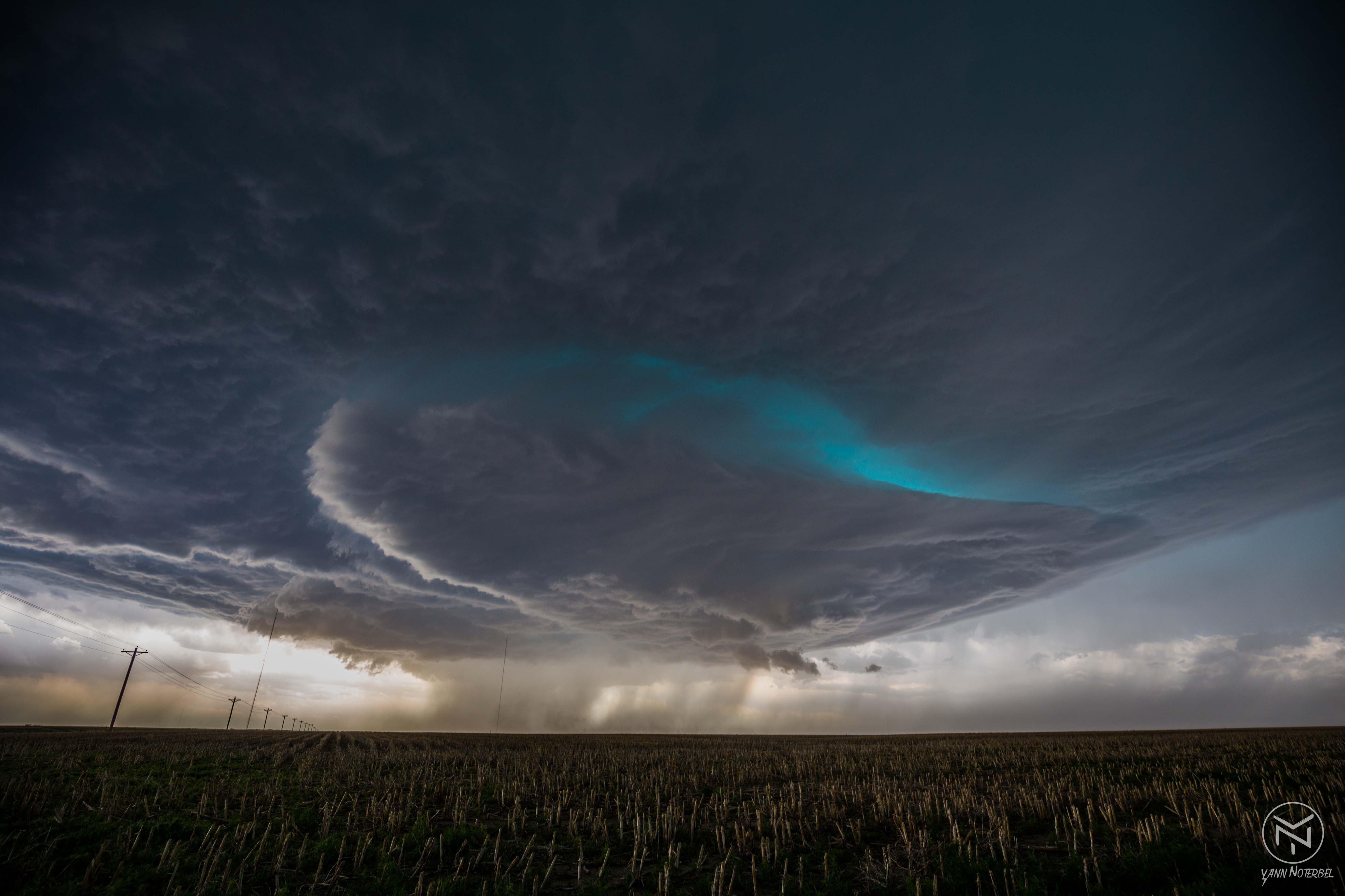 http://www.keraunos.org/img/actualites/chasseurs/reportage-orage-yann-noterbel-14983217106.jpg