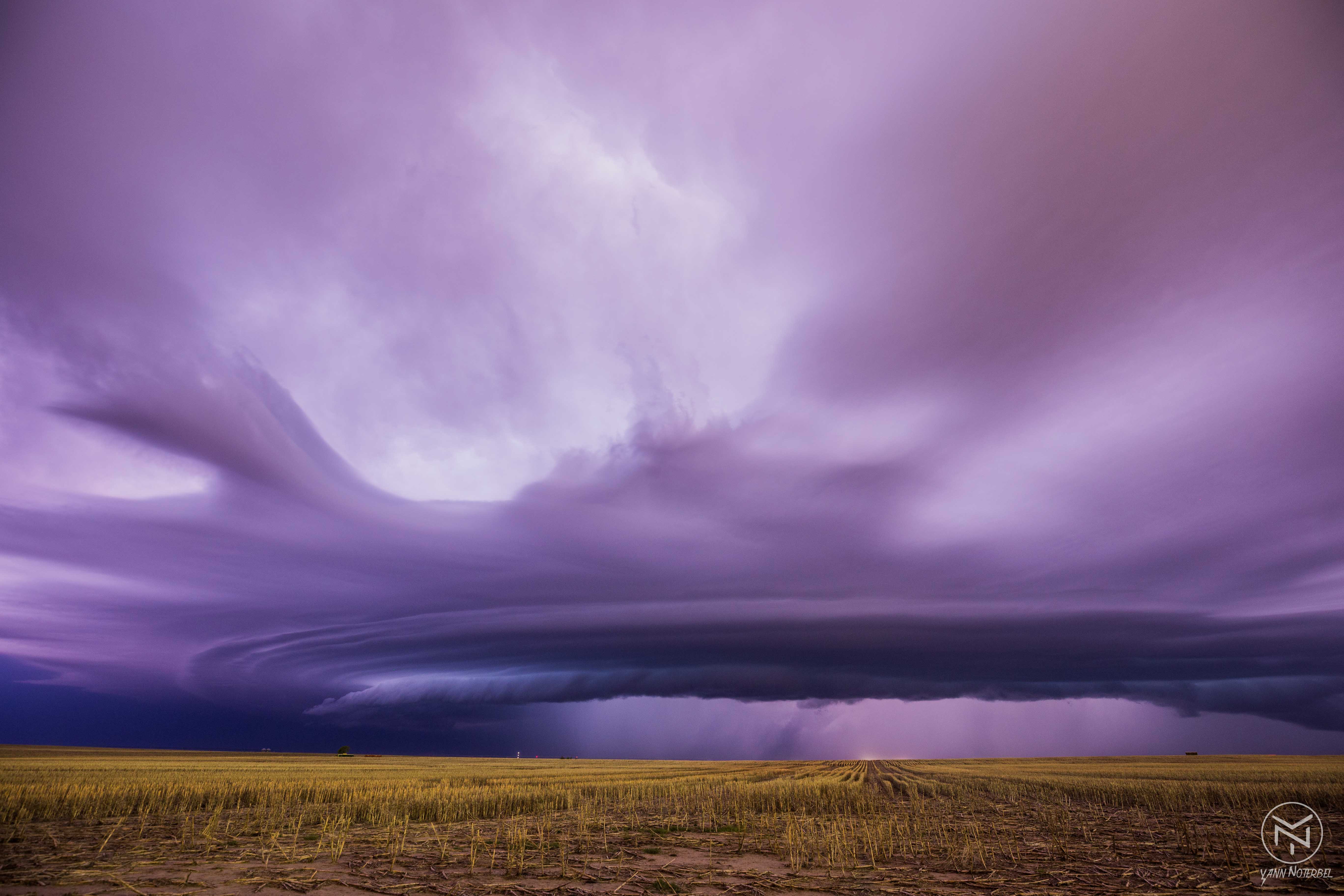 http://www.keraunos.org/img/actualites/chasseurs/reportage-orage-yann-noterbel-14983217109.jpg