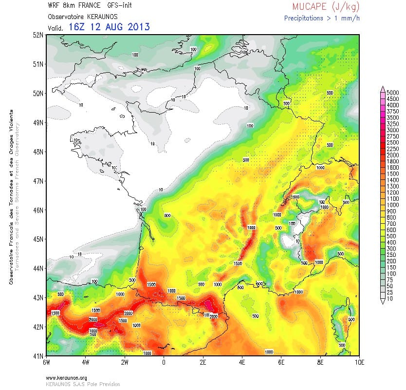 MUCAPE prévue par le modèle WRF 8 km FRANCE pour le 12 août 2013 à 18h locales. (c) KERAUNOS MUCAPE prévue par le modèle WRF 8 km FRANCE pour le 12 août 2013 à 18h locales. (c) KERAUNOS