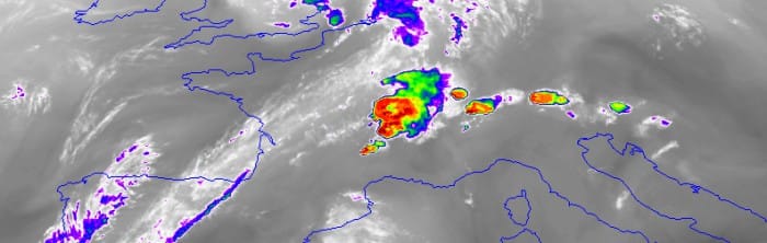 Violente activité orageuse sur l'Auvergne, le 5 août 2013. Source : EUMETSAT