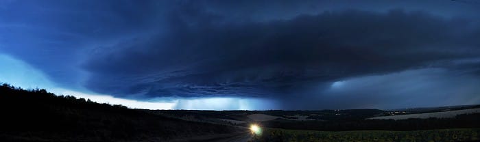 Supercellule en Dordogne, près de Périgueux, le soir du 2 août 2013. (c) Mathieu MAYOUX Supercellule en Dordogne, près de Périgueux, le soir du 2 août 2013. (c) Mathieu MAYOUX