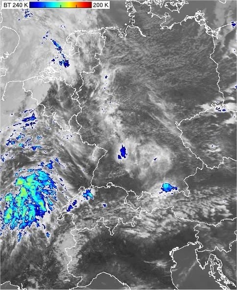Image satellite infrarouge du 2 juillet 2013 à 15h locales.