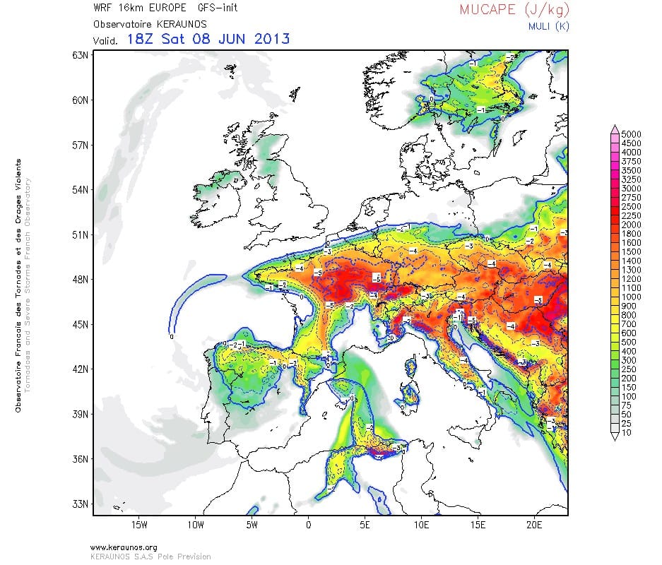 MUCAPE et MULI prévus pour le 8 juin 2013 à 20h locales. WRF Europe 16 km. Run du 2013 06 05 06Z. (c) KERAUNOS MUCAPE et MULI prévus pour le 8 juin 2013 à 20h locales. WRF Europe 16 km. Run du 2013 06 05 06Z. (c) KERAUNOS