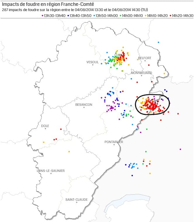 Activité foudre le 4 août 2014 entre 05h30 et 16h30 locales. (c) KERAUNOS / données Blitzortung Activité foudre le 4 août 2014 entre 05h30 et 16h30 locales. (c) KERAUNOS / données Blitzortung