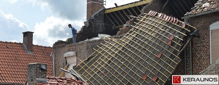 Toiture partiellement détruite par une tornade, à Landrecies, dans le Nord, le 10 août 2014. © P. MAHIEU - E. WESOLEK / KERAUNOS