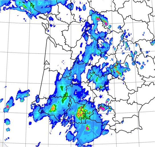 Image radar de 15h30 TU (METEO FRANCE) Image radar de 15h30 TU (METEO FRANCE)