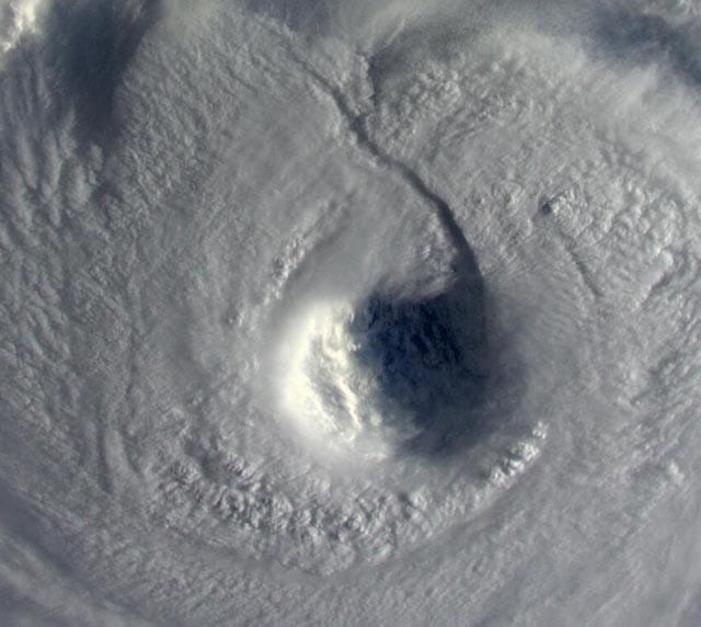 Neoguri vu depuis l'ISS le 7 juillet vers 23h TU -  Alexander Gerst