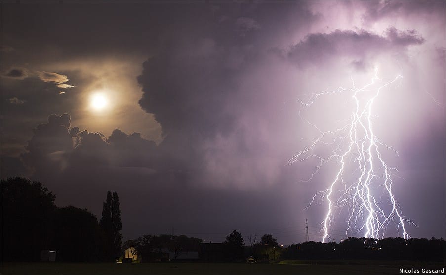 Orage en Bourgogne le 8 septembre 2014 - Nicolas Gascard Orage en Bourgogne le 8 septembre 2014 - Nicolas Gascard