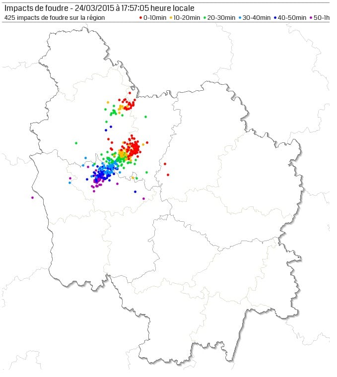 Activité foudre entre 16h57 et 17h57 locales - KERAUNOS/Blitzortung Activité foudre entre 16h57 et 17h57 locales - KERAUNOS/Blitzortung