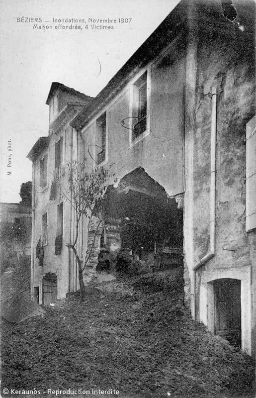 BÉZIERS (Hérault) - Crue de l'Orb et catastrophe des 6-7 novembre 1907. Habitation effondrée, au pied du rempart (2 morts et 2 blessés). © Keraunos