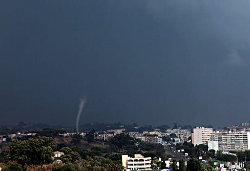 Tornade EF1 d'Ajaccio (2A) du 14 septembre 2009 - Détail de la base de la tornade. © ALTI Tornade EF1 d'Ajaccio (2A) du 14 septembre 2009 - Détail de la base de la tornade. © ALTI