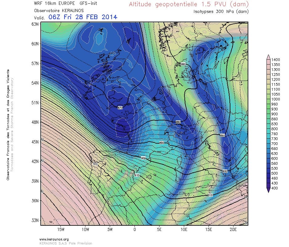 Altitude géopotentielle de la 1.5 PVU le 28 février à 06h TU. WRF 16 km Europe. Run du 27.02.2014 18Z. (c) KERAUNOS Altitude géopotentielle de la 1.5 PVU le 28 février à 06h TU. WRF 16 km Europe. Run du 27.02.2014 18Z. (c) KERAUNOS