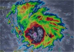Rafales de vent à 160 km/h au passage de la tempête tropicale Matthew en Martinique