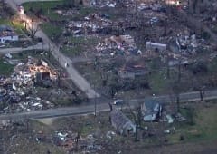 Une tornade EF4 provoque de gros dégâts et fait des victimes dans l'Illinois (USA)