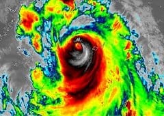 Rafale à 240 km/h mesurée au passage du typhon Malakas sur le sud d'Okinawa le 17 septembre
