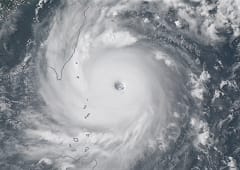 Le super typhon Nepartak frappe Taïwan les 7 et 8 juillet