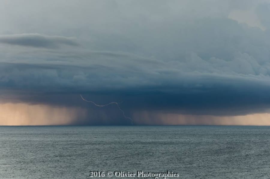 Orage au large du Var le 1er mai 2016