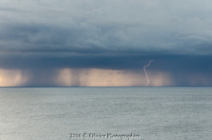 Orage au large du Var le 1er mai 2016