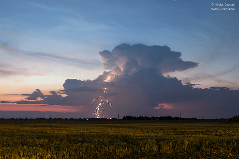 Supercellule et foudre entre Picardie et Champagne le 5 juin 2015