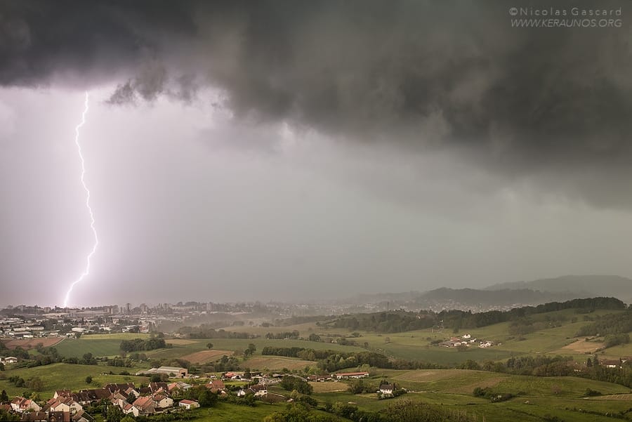 Orage sur le Jura (Lons-le-Saunier) le 18 mai 2016