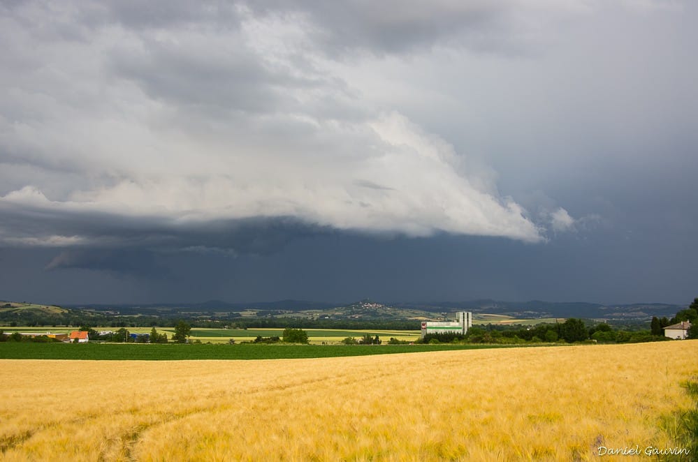 Orages entre Allier et Puy-de-Dôme, le 10 juin 2014. - (c) Daniel GAUVIN