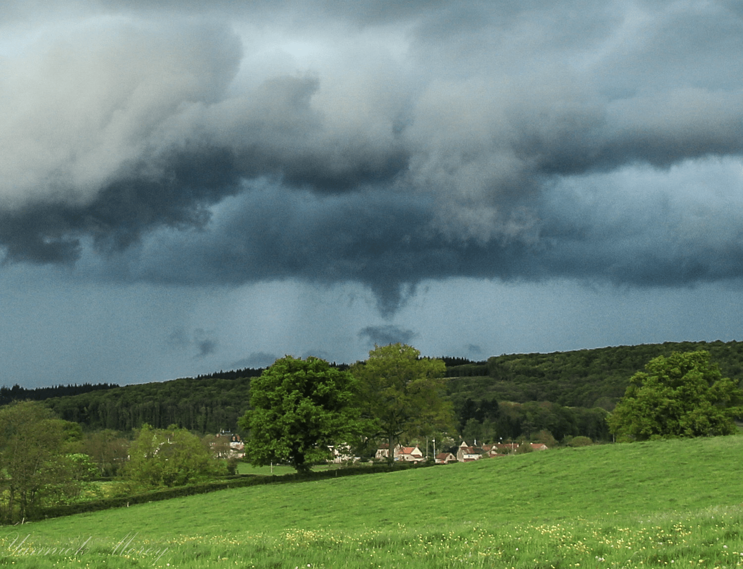 Orages entre Nièvre, Saône-et-Loire et Côte-d'Or le 26 avril 2015