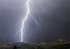Impacts de foudre ramifiés dans le Jura le 6 juillet
