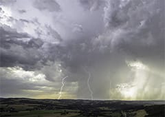 Orages et coups de foudre positifs en Suisse Normande le 11 et 12 août