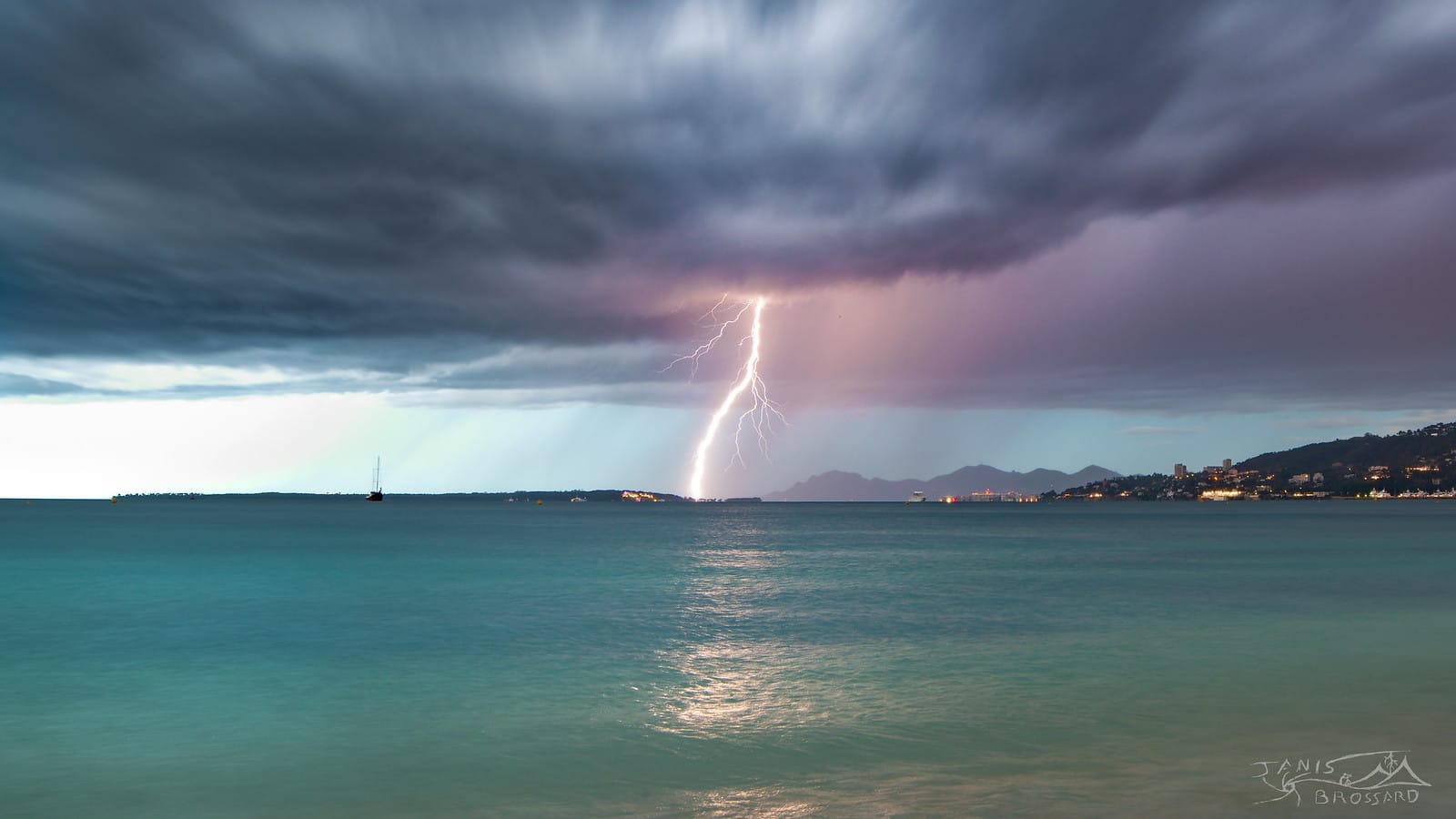 Ambiance électrique dans les Alpes-Maritimes, le 5 mai