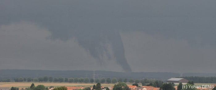 Amorce de tornade entre Oise et Seine-et-Marne le 18 août 2013. Crédit photo : Thomas MARTIN.