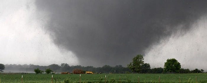 Tornade EF5 de Moore, photographiée quelques minutes avant sa phase la plus violente.