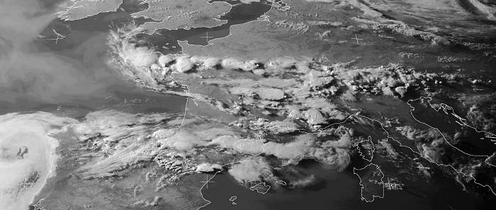 Image satellite du 19 juillet 2013 à 14h locales. Canal visible. Source : Eumetsat Image satellite du 19 juillet 2013 à 14h locales. Canal visible. Source : Eumetsat