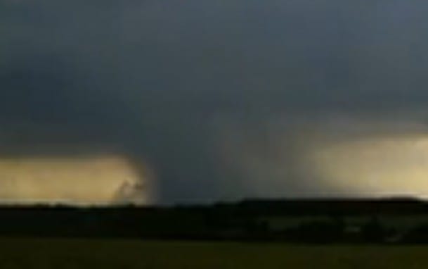 Microrafale dans l'Indre le 7 juin 2013. (c) Yann Beunaiche