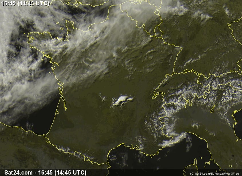 Image satellite du 16 juin 2013 à 16h45 locales. Orages sur le Puy-de-Dôme.