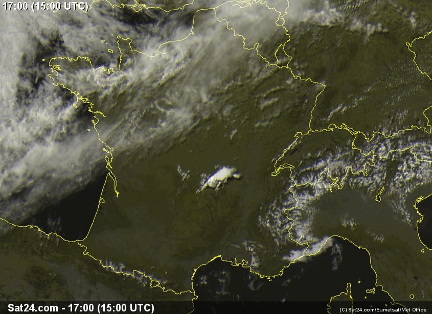 Image satellite du 16 juin 2013 à 17h00 locales. Orages sur le Puy-de-Dôme.