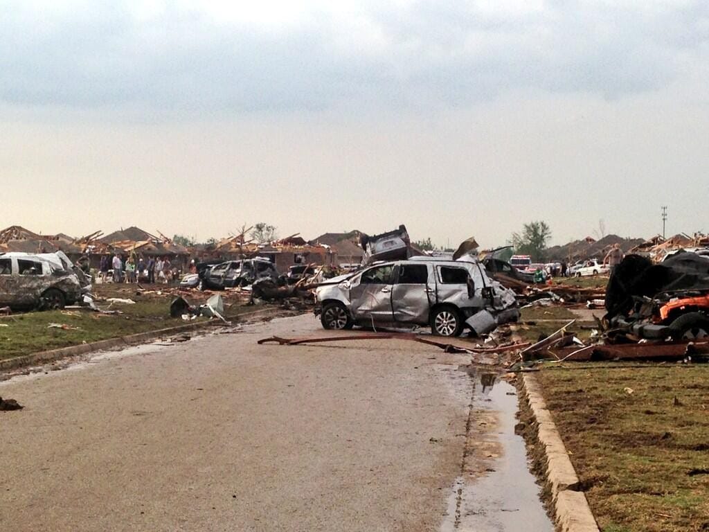 Dévastations à Moore (Oklahoma), après le passage de la tornade du 20 mai 2013.
