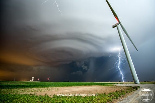 Supercellule dans le Loiret. Nuit du 25 au 26 juillet 2013. (c) Xavier DELORME