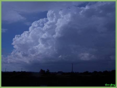 Cellule orageuse productrice d'un tuba, le 29 septembre 2013, à Mazières-en-Gâtine (Deux-Sèvres). (c) "Coco-Geay" Cellule orageuse productrice d'un tuba, le 29 septembre 2013, à Mazières-en-Gâtine (Deux-Sèvres). (c) "Coco-Geay"
