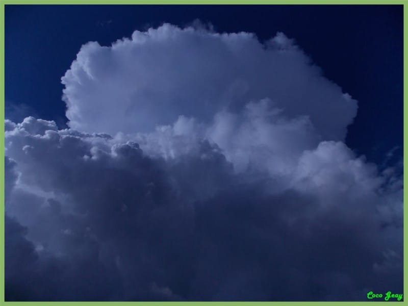 Cellule orageuse productrice d'un tuba, le 29 septembre 2013, à Mazières-en-Gâtine (Deux-Sèvres). (c) "Coco-Geay" Cellule orageuse productrice d'un tuba, le 29 septembre 2013, à Mazières-en-Gâtine (Deux-Sèvres). (c) "Coco-Geay"