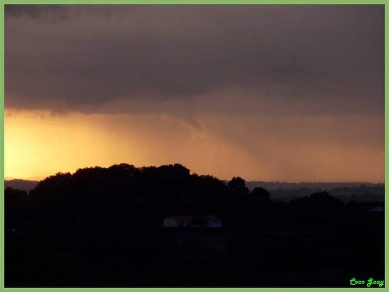 Tuba dans l'est de la Vendée, le 29 septembre 2013 à 19h33. (c) "Coco-Geay" Tuba dans l'est de la Vendée, le 29 septembre 2013 à 19h33. (c) "Coco-Geay"