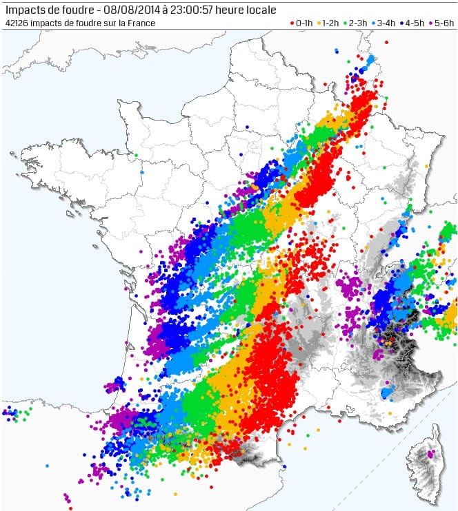 Activité foudre le 8 août 2014 entre 17h00 et 23h00 locales. (c) KERAUNOS / données Blitzortung