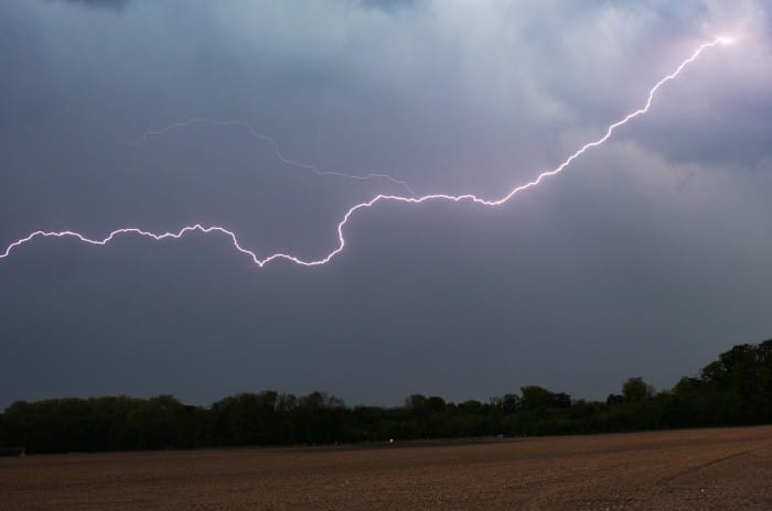 Orage grêligène en plaine d'Alsace (crédit photo : L.ADLER) Orage grêligène en plaine d'Alsace (crédit photo : L.ADLER)