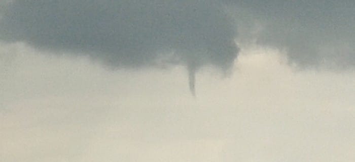 Tuba près de Roquetoire (Pas-de-Calais), le 30 avril 2014 à 16h10 locales. (c) Florian MASSEMIN