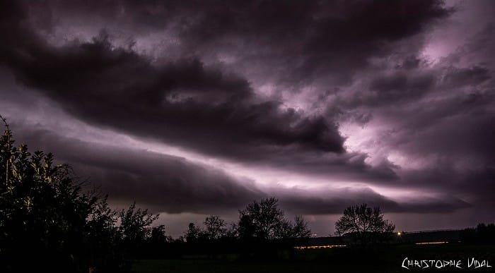 Orage avec arcus, dans l'Aude, le soir du 25 février 2014. (c) Christophe VIDAL