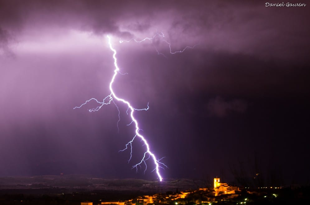 Orage dans l'Hérault, à Corneilhan le 25 février 2014, vers 22h50 heures. (c) Daniel GAUVIN