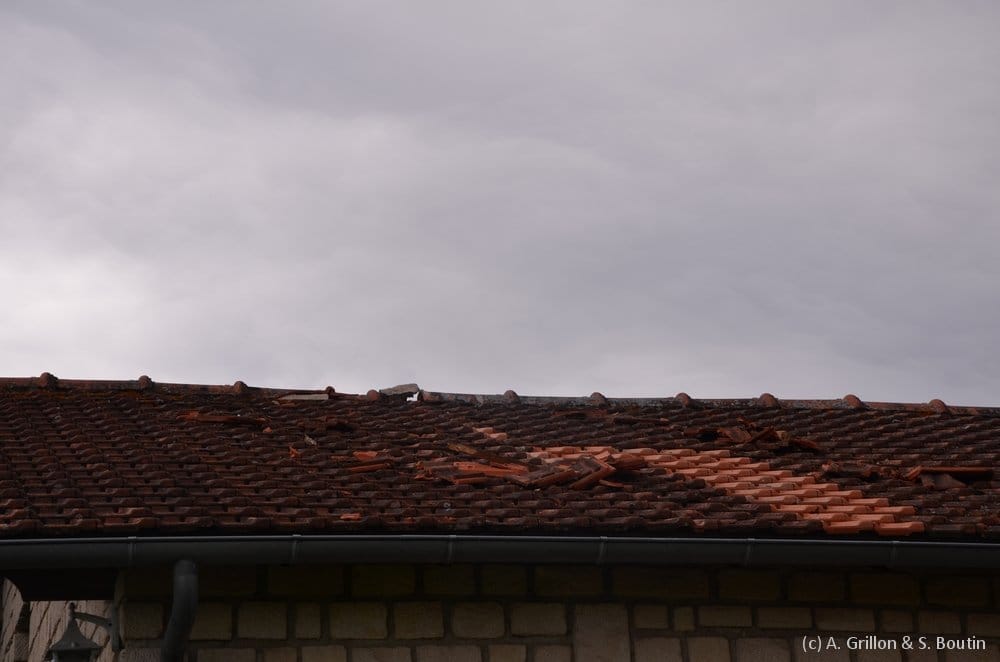 Dommages causés par la microrafale de Valdivienne (Vienne) du 28 juin 2014. (c) A. Grillon & S. Boutin - KERAUNOS Dommages causés par la microrafale de Valdivienne (Vienne) du 28 juin 2014. (c) A. Grillon & S. Boutin - KERAUNOS