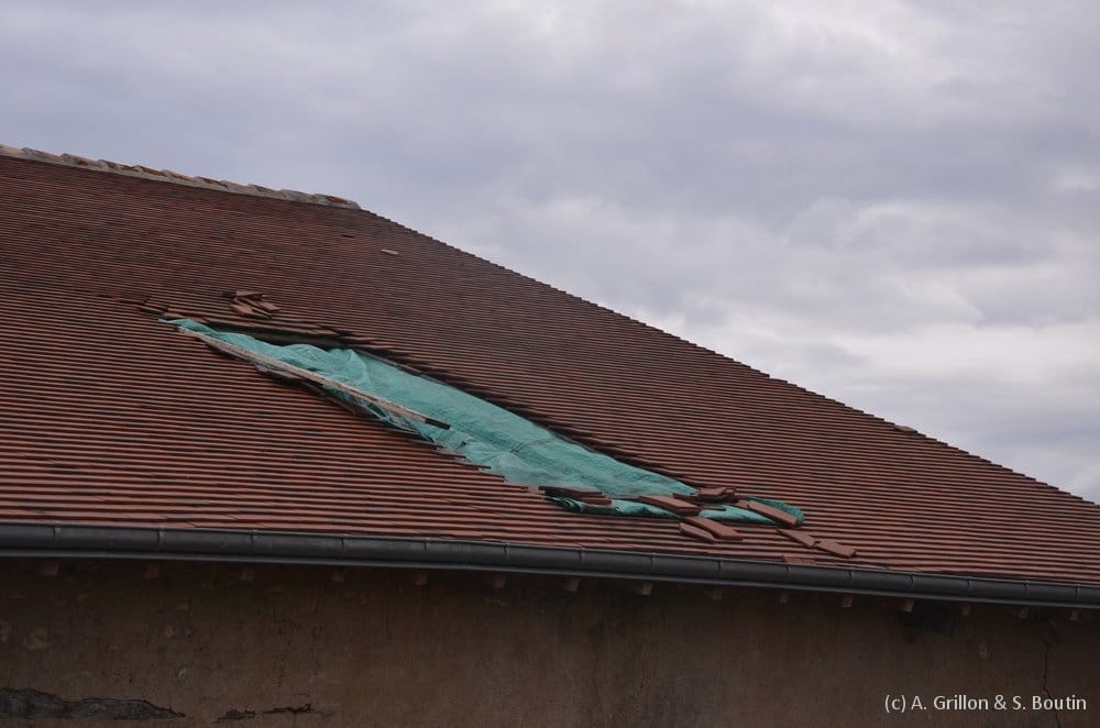 Dommages causés par la microrafale de Valdivienne (Vienne) du 28 juin 2014. (c) A. Grillon & S. Boutin - KERAUNOS Dommages causés par la microrafale de Valdivienne (Vienne) du 28 juin 2014. (c) A. Grillon & S. Boutin - KERAUNOS