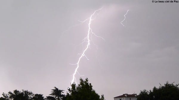 Orage fort à Pau - Mathieu LAVAL