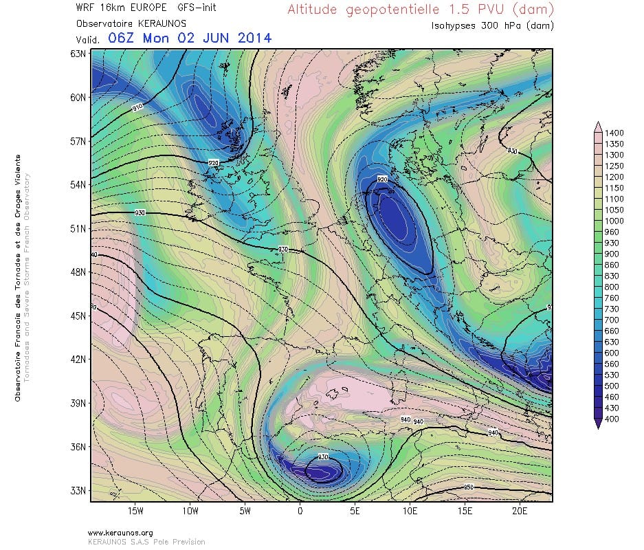 Z 1,5 PVU et Z300 hPa. Modèle WRF 16 km Europe. Run du 01.06.2014 00Z. (c) KERAUNOS Z 1,5 PVU et Z300 hPa. Modèle WRF 16 km Europe. Run du 01.06.2014 00Z. (c) KERAUNOS